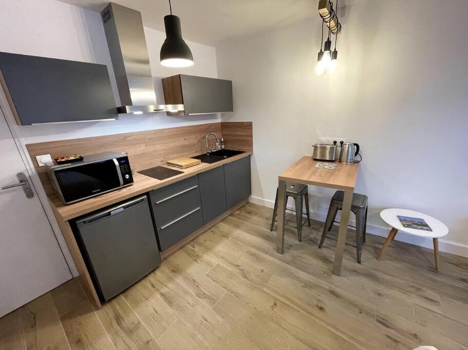 Alp Chartres - Cosy Studio Au Coeur De Chartres Avec Parking ภายนอก รูปภาพ