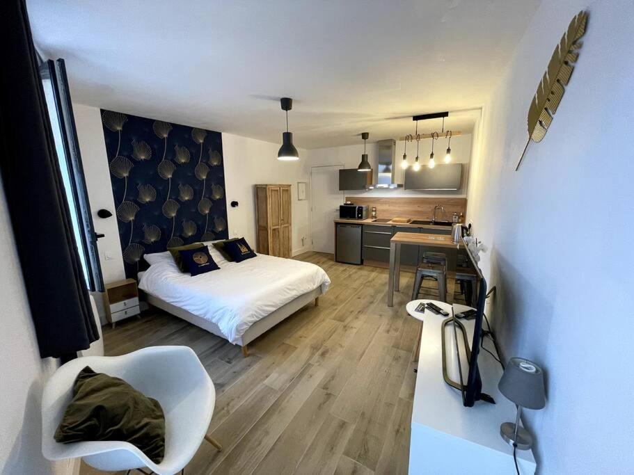 Alp Chartres - Cosy Studio Au Coeur De Chartres Avec Parking ภายนอก รูปภาพ